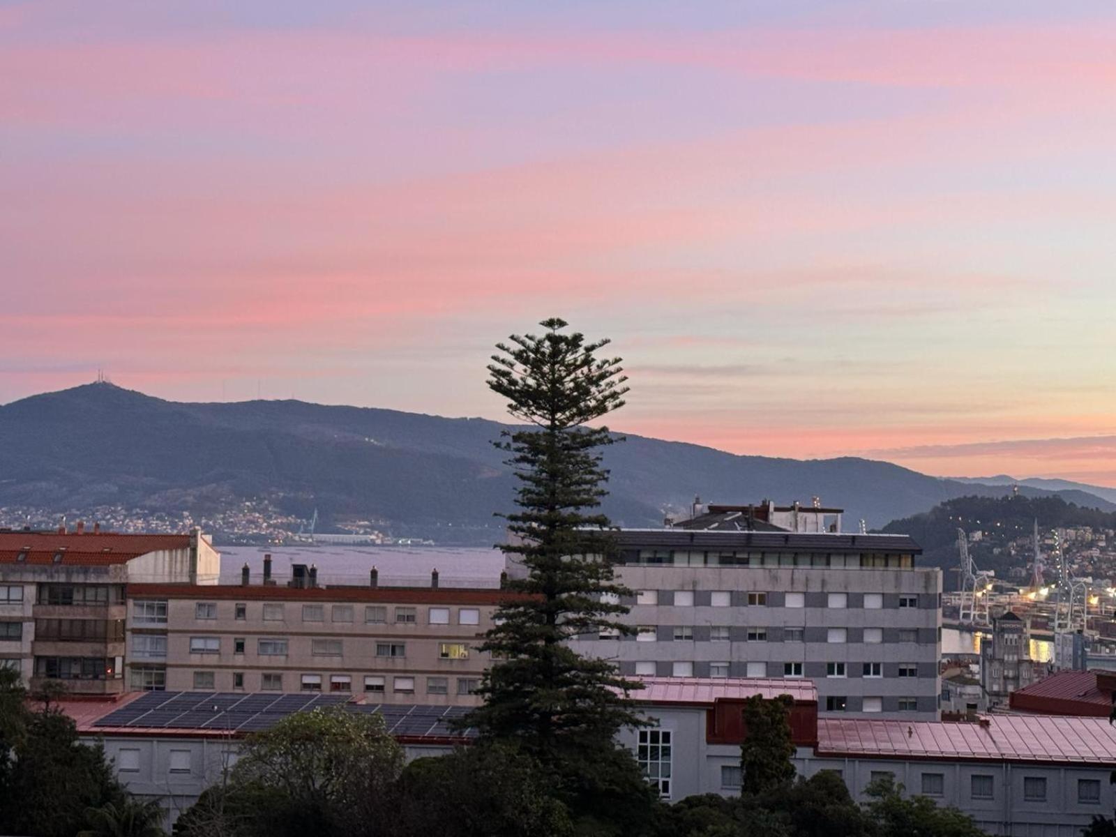 Moderno Apartamento Con Vistas A La Ria De Vigo Luaran gambar