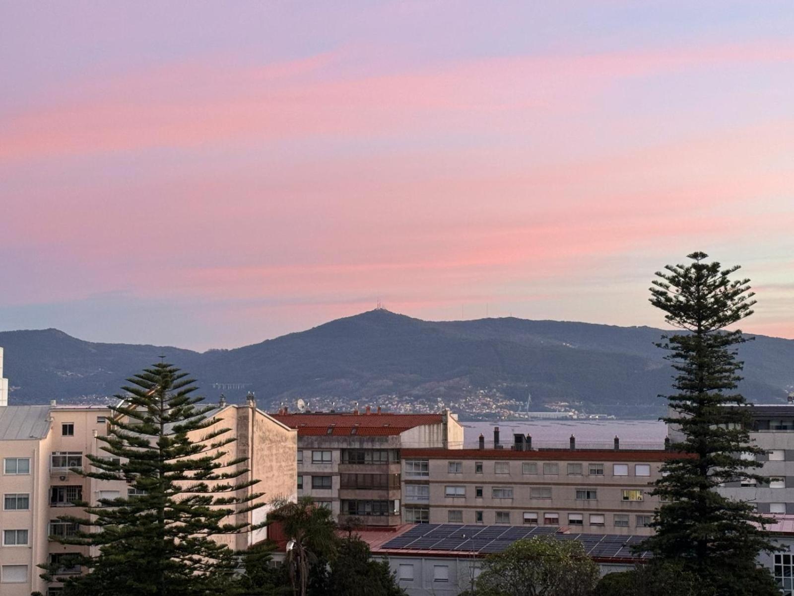 Moderno Apartamento Con Vistas A La Ria De Vigo Luaran gambar